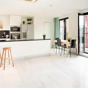 https://the-luxury-marble-lodge.hotelsghent.com